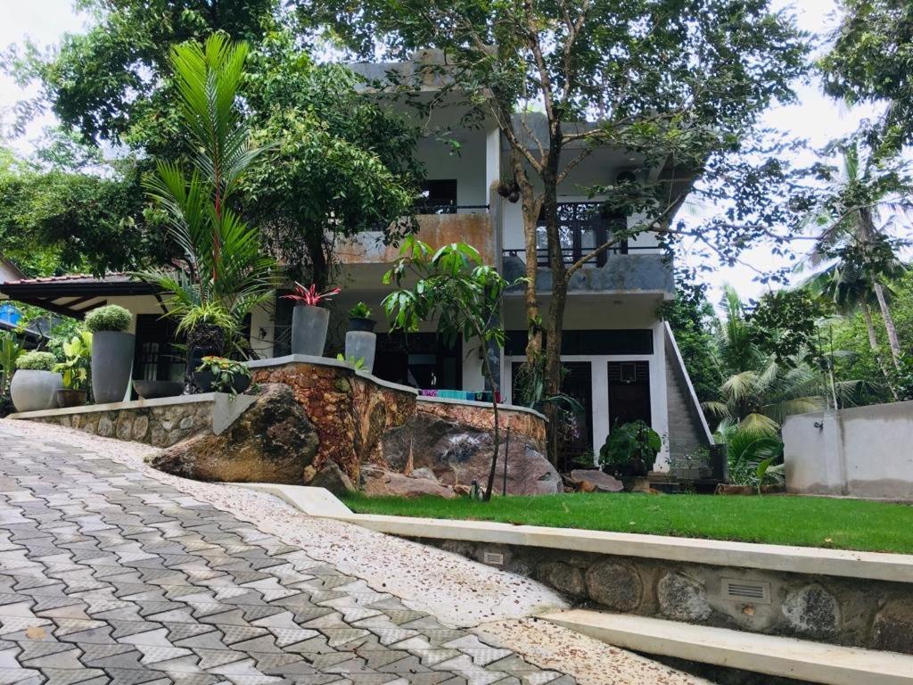 Center Point Homestay