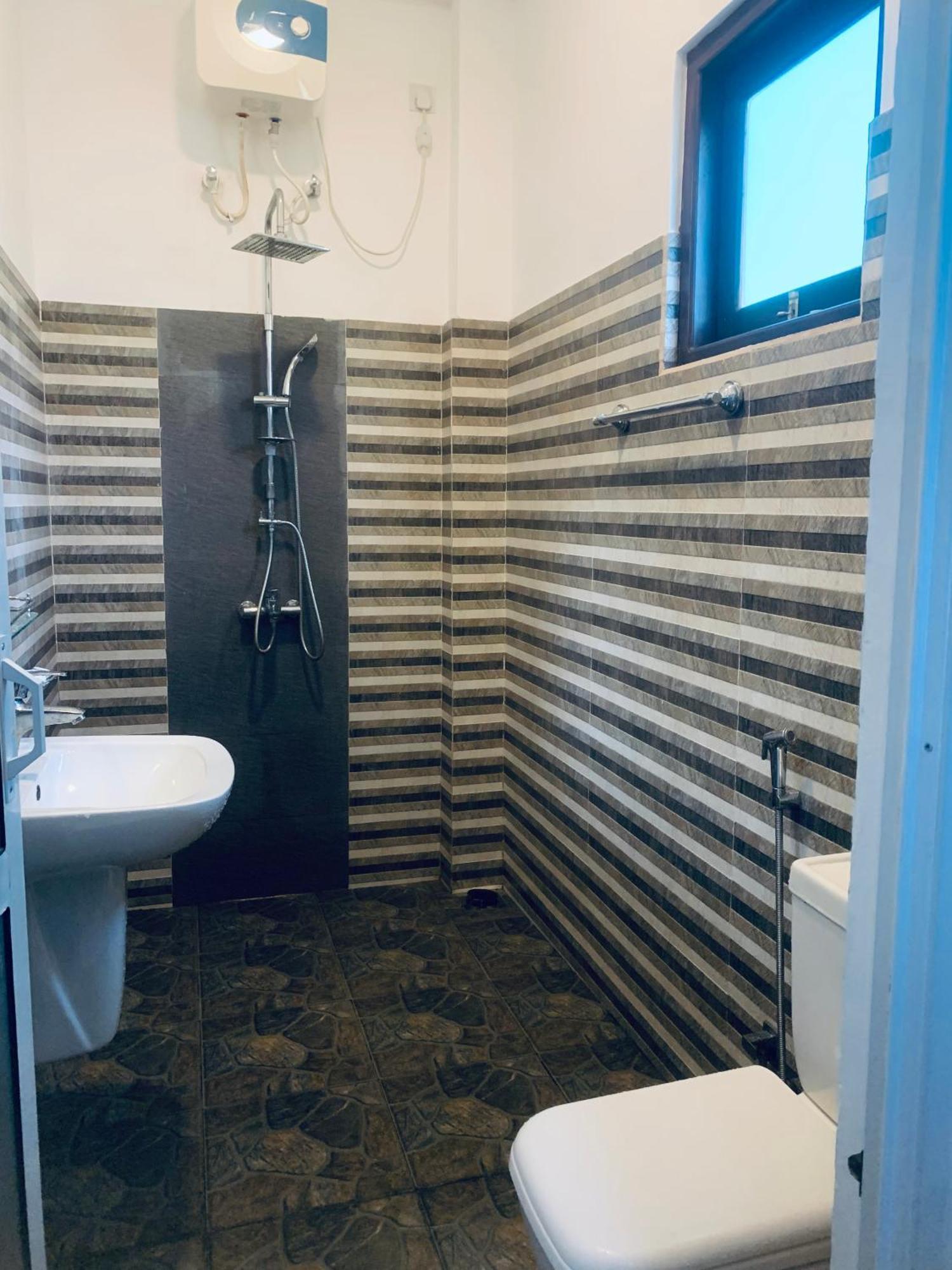 Center Point Homestay Unawatuna