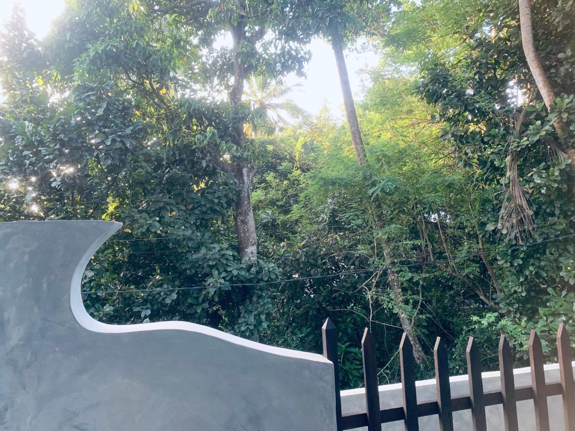 Homestay Center Point Unawatuna