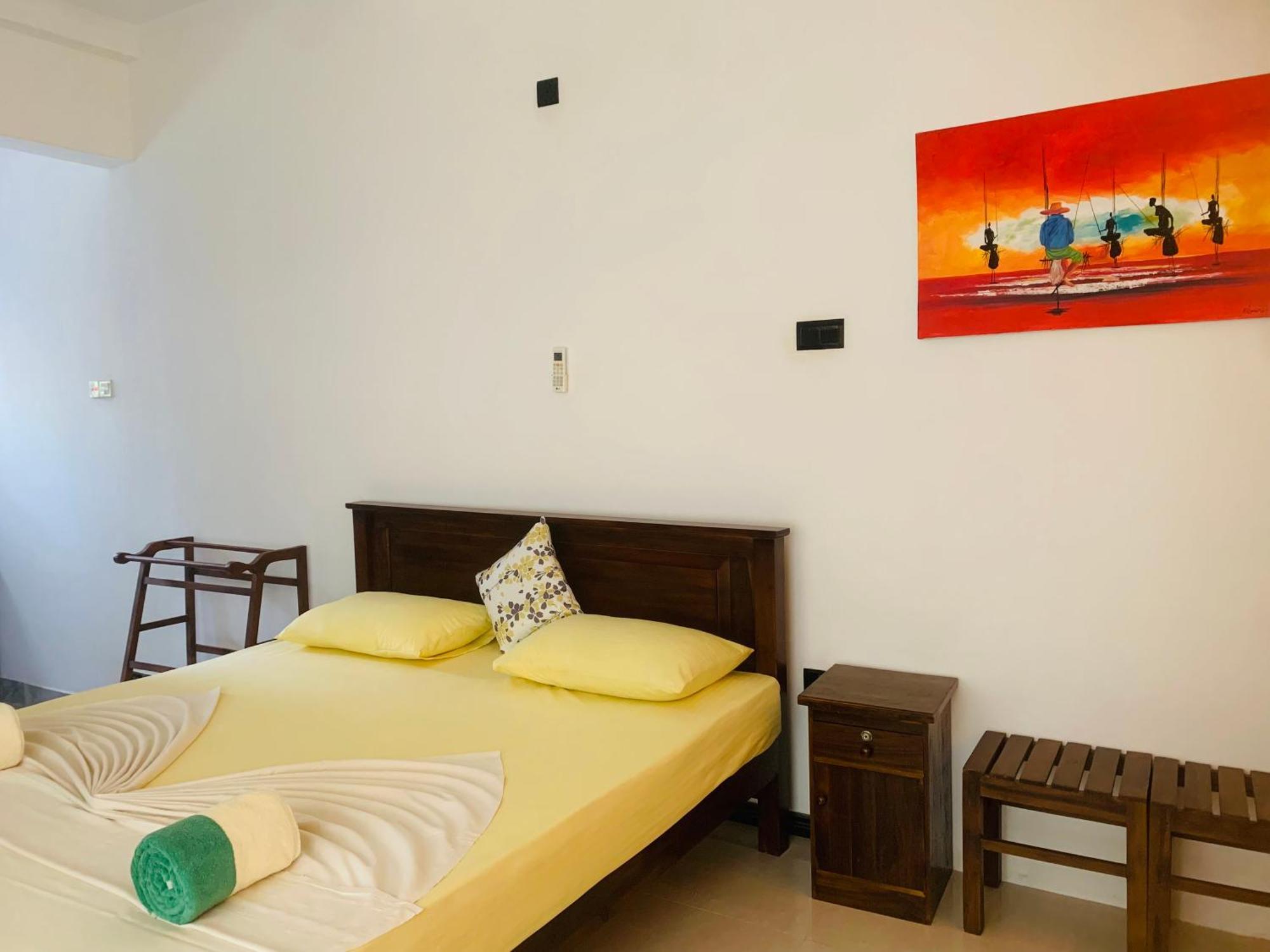 Center Point Homestay Unawatuna