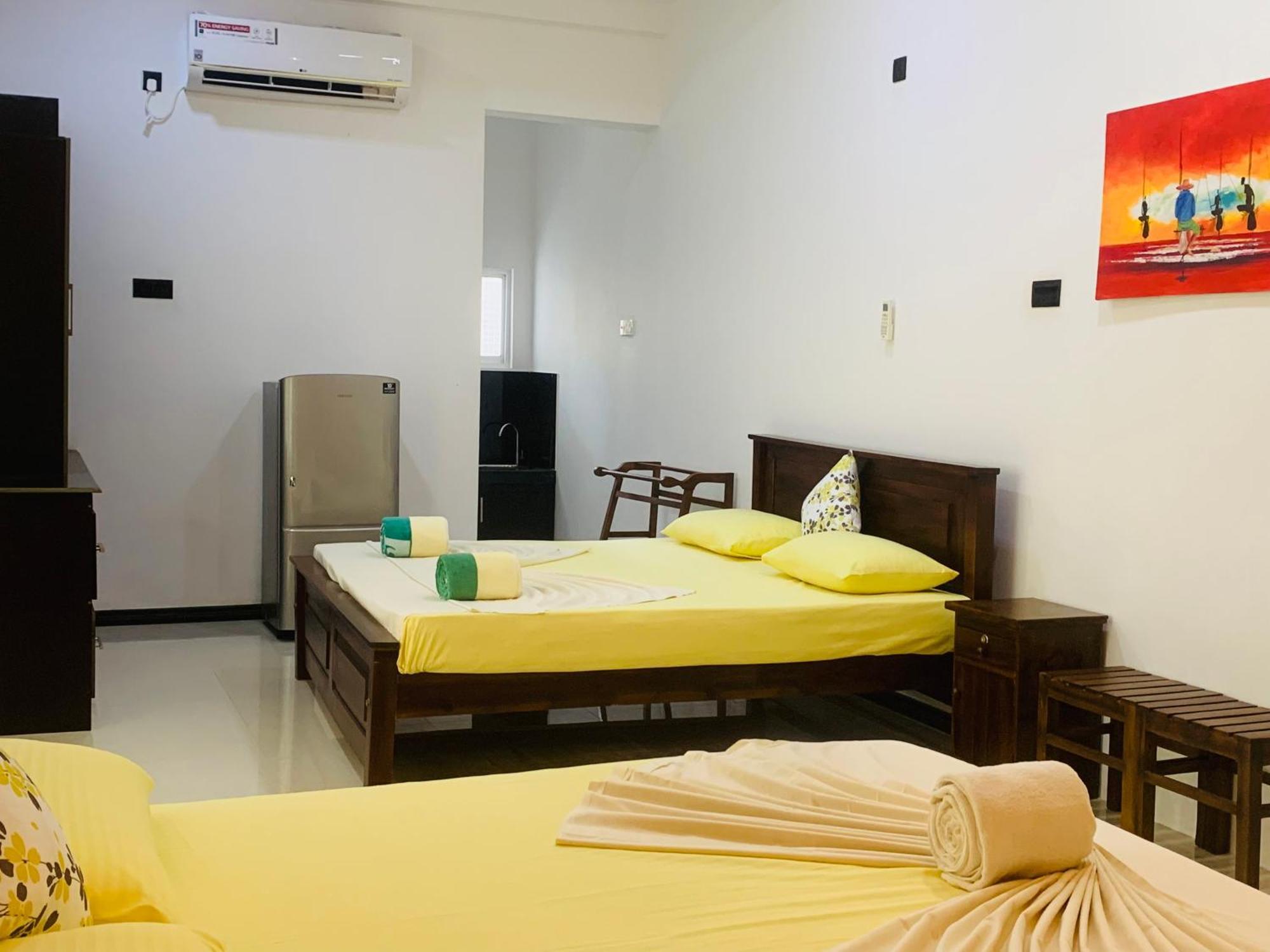 Center Point Homestay *
